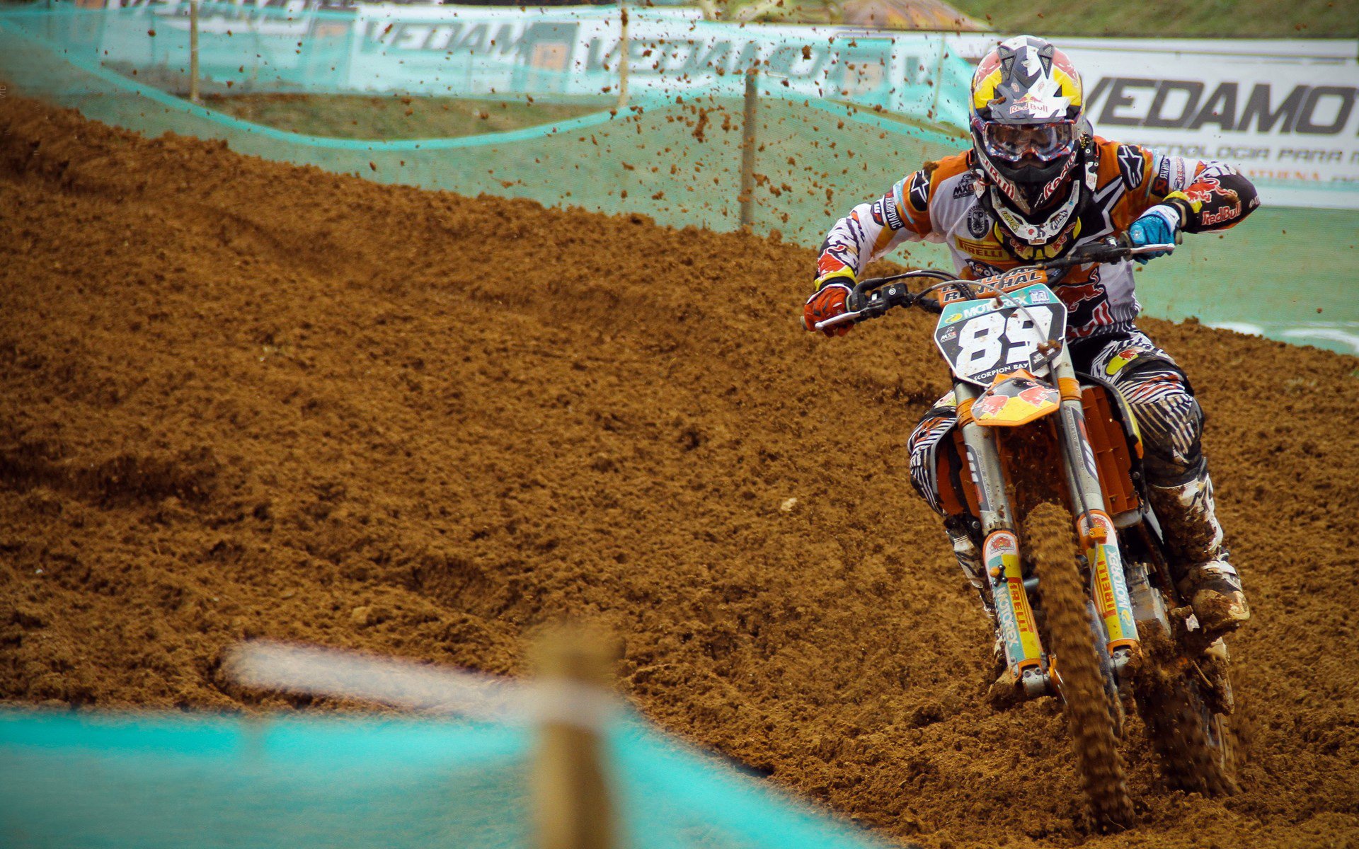 阿尔卡拉斯横扫对手晋级美网八强 新生代王者展现统治力